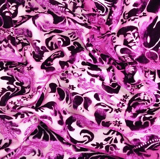 Бархат с эффектом деворе (арт. 10495). Цвет розовый